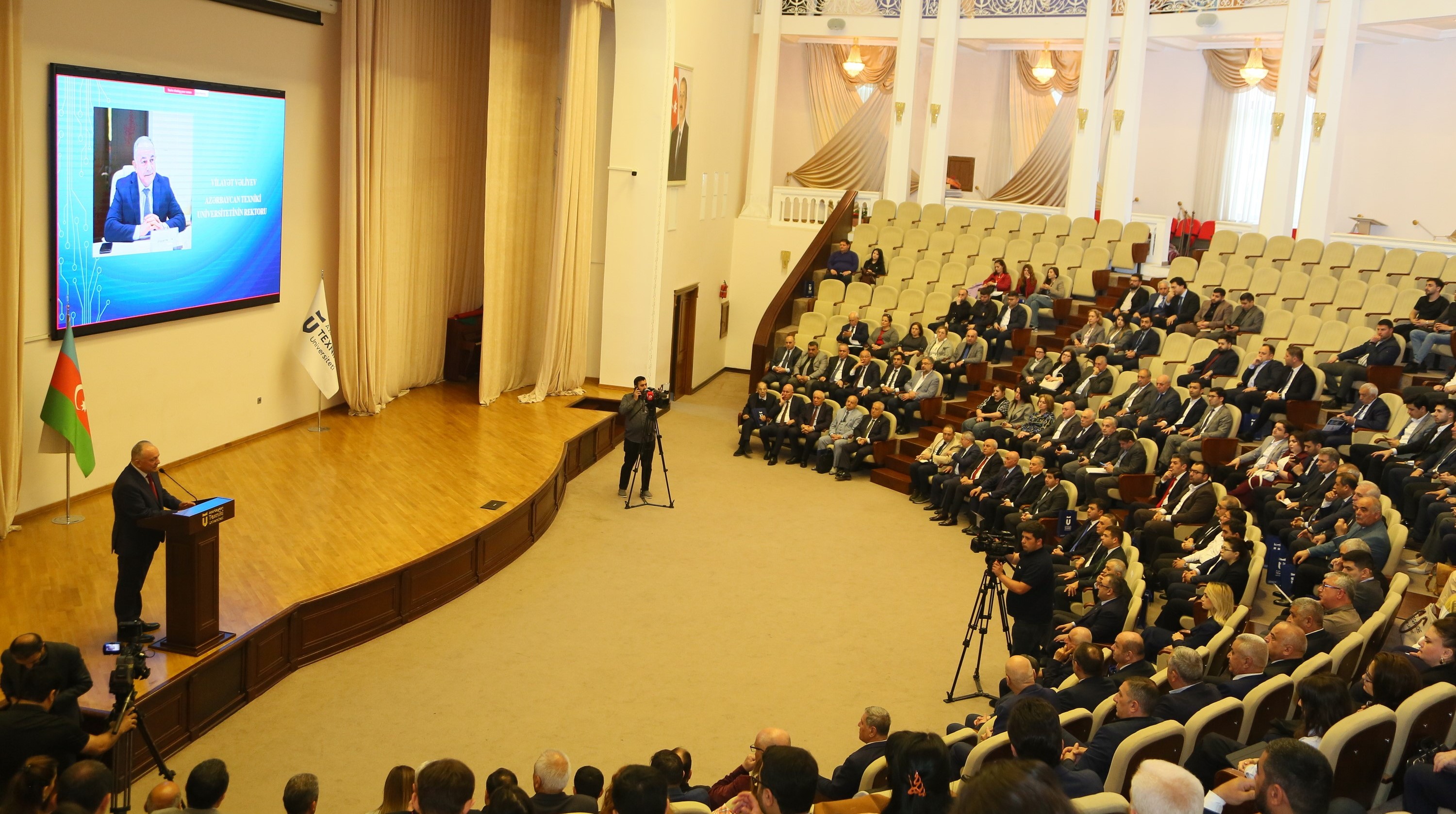 Veysəloğlu Şirkətlər Qrupu beynəlxalq forumda təmsil olundu