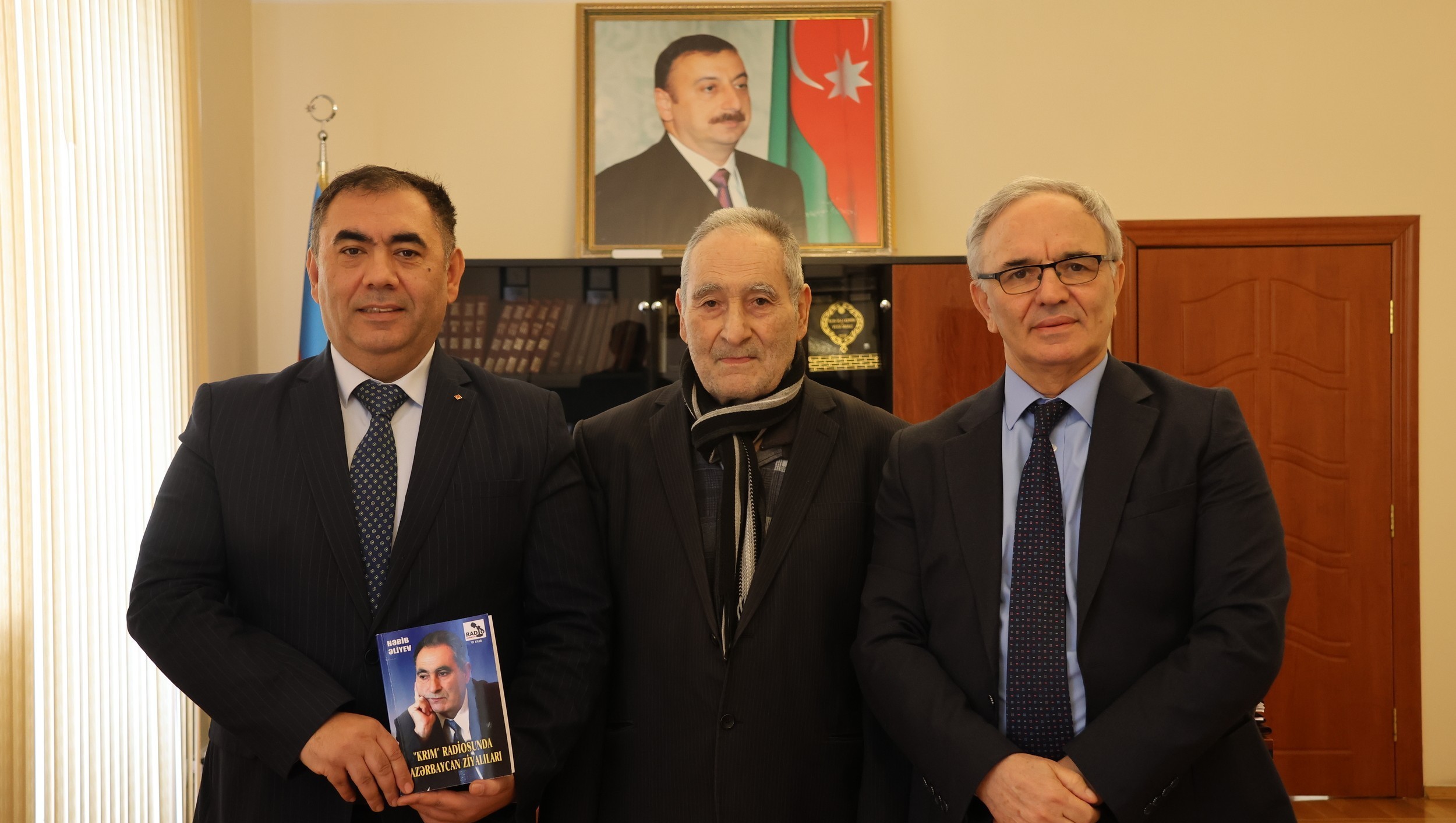 “Xalq” qəzetində keçirilən görüşdə Veysəloğlu Şirkətlər Qrupu tərəfindən qocaman jurnalistə dəstək ifadə edilib